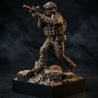 Statuetka Taktyczna Operator z Karabinem | Ręcznie Malowana Diorama | Ciężka Dekoracja na Biurko z Grawerem