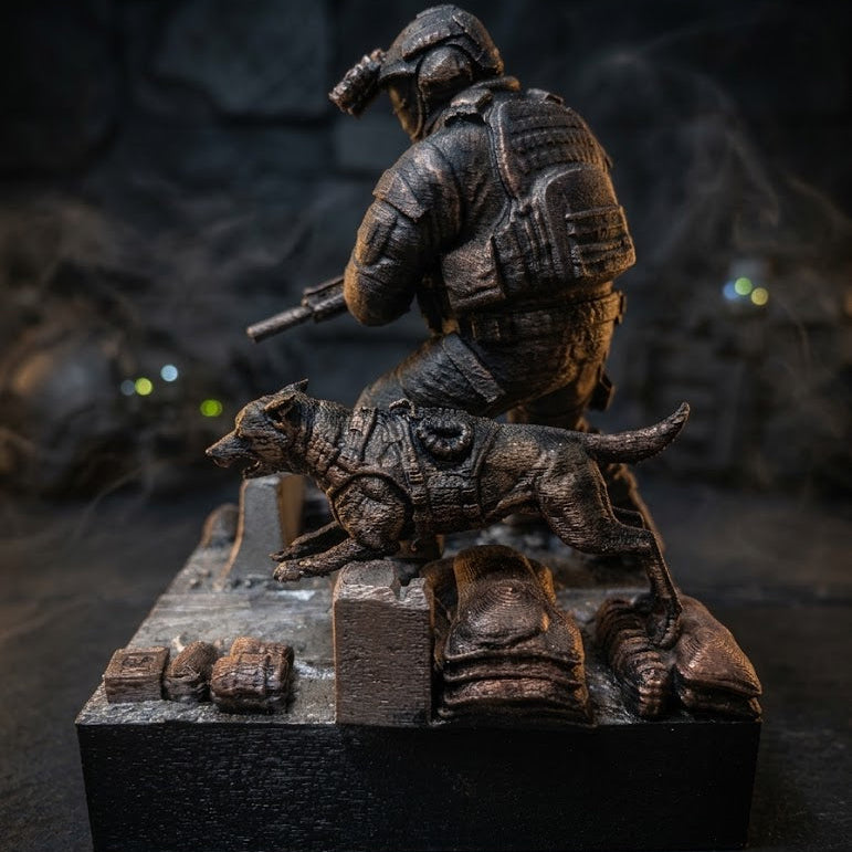 Taktyczna Diorama Operator Noktowizja i Pies K9 | Statuetka Siły Specjalne | Prezent dla Gracza